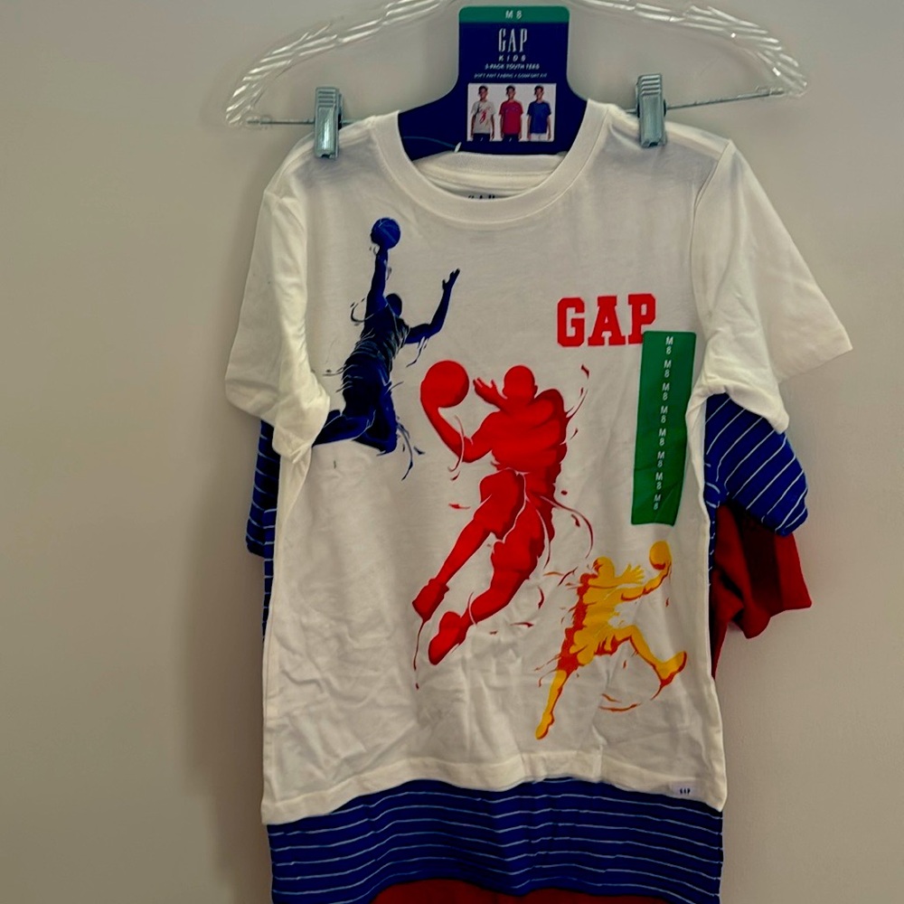 Boys GAP tshirt 3 pack.